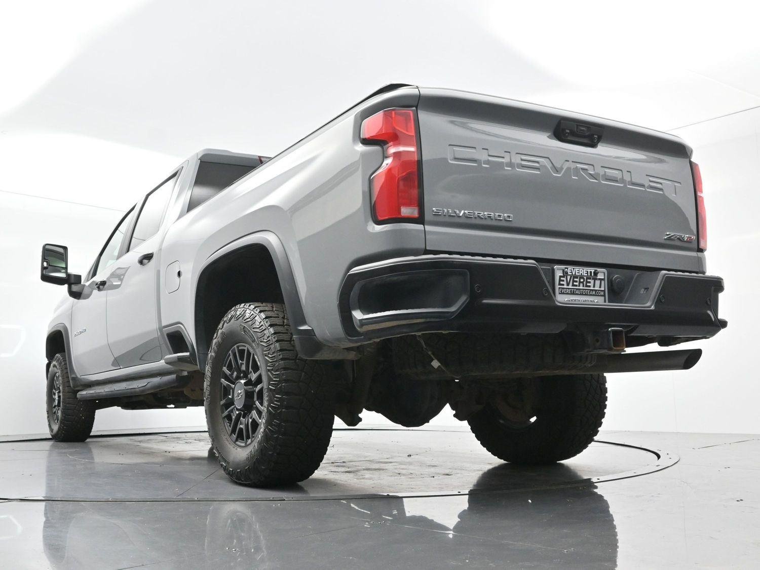 Used 2025 Slate Gray Metallic Chevrolet ZR2 image 43