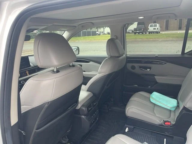Used 2024  Honda Touring image 7