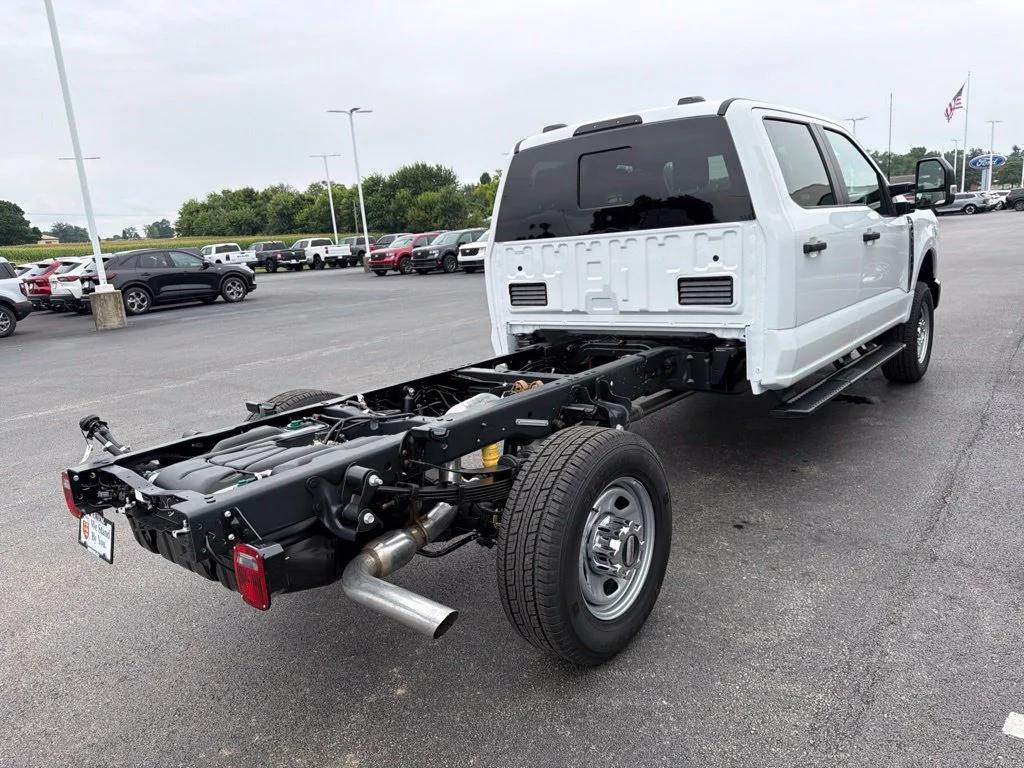 New 2026 Oxford White Ford F-350® XL image 5