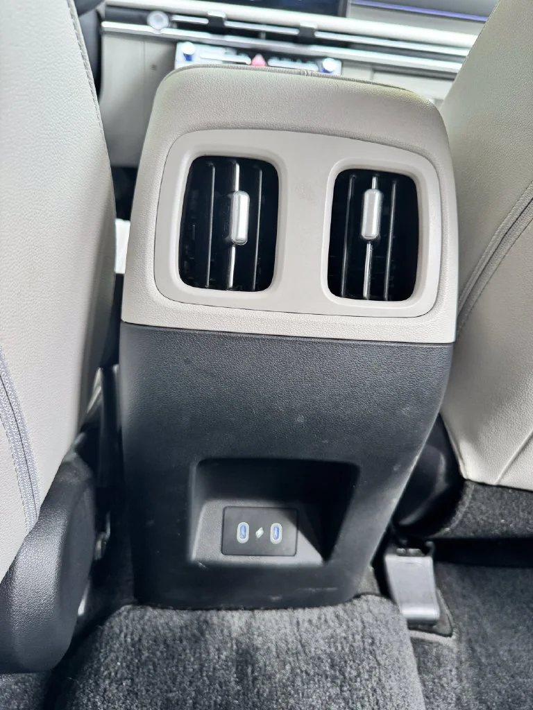Used 2025 Black Hyundai SEL Convenience image 60