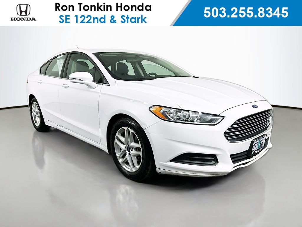 Used 2016 Oxford White Ford SE image 1