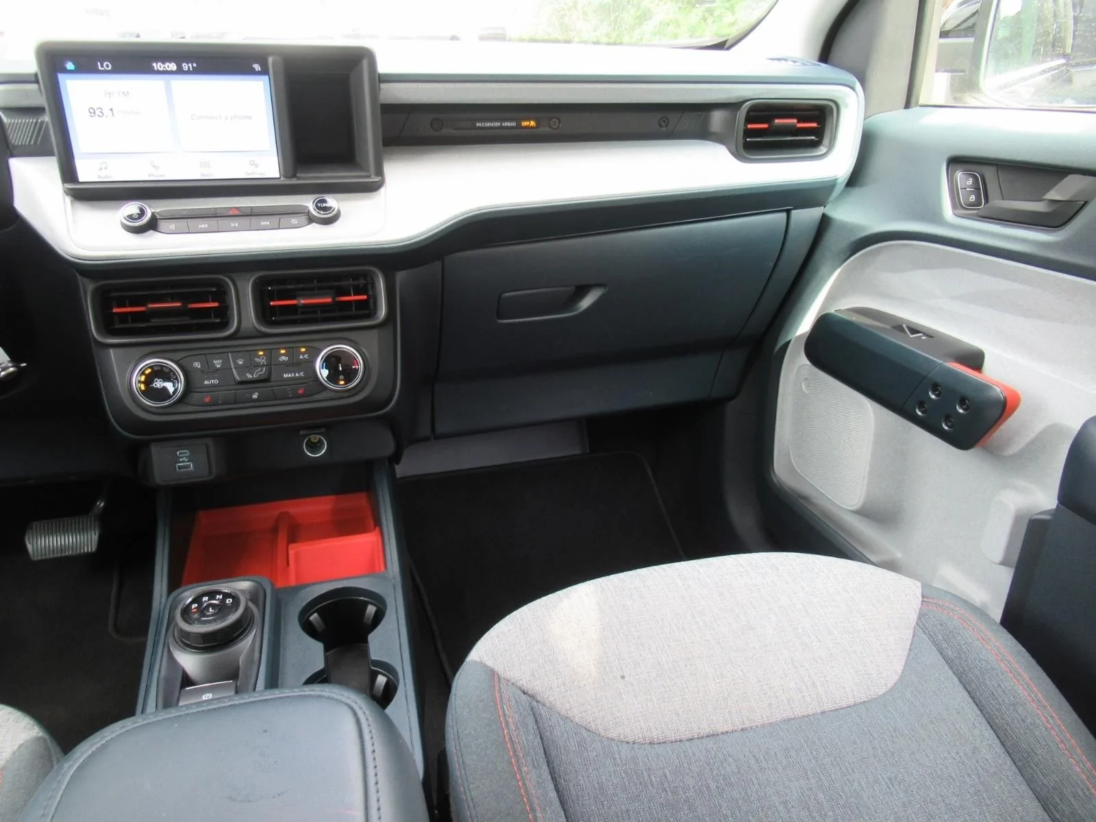 Used 2024 Black Ford XLT image 16