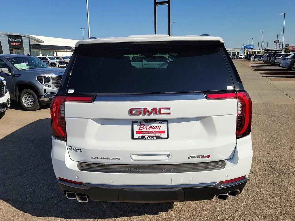 2026 GMC Yukon AT4 - Photo 9