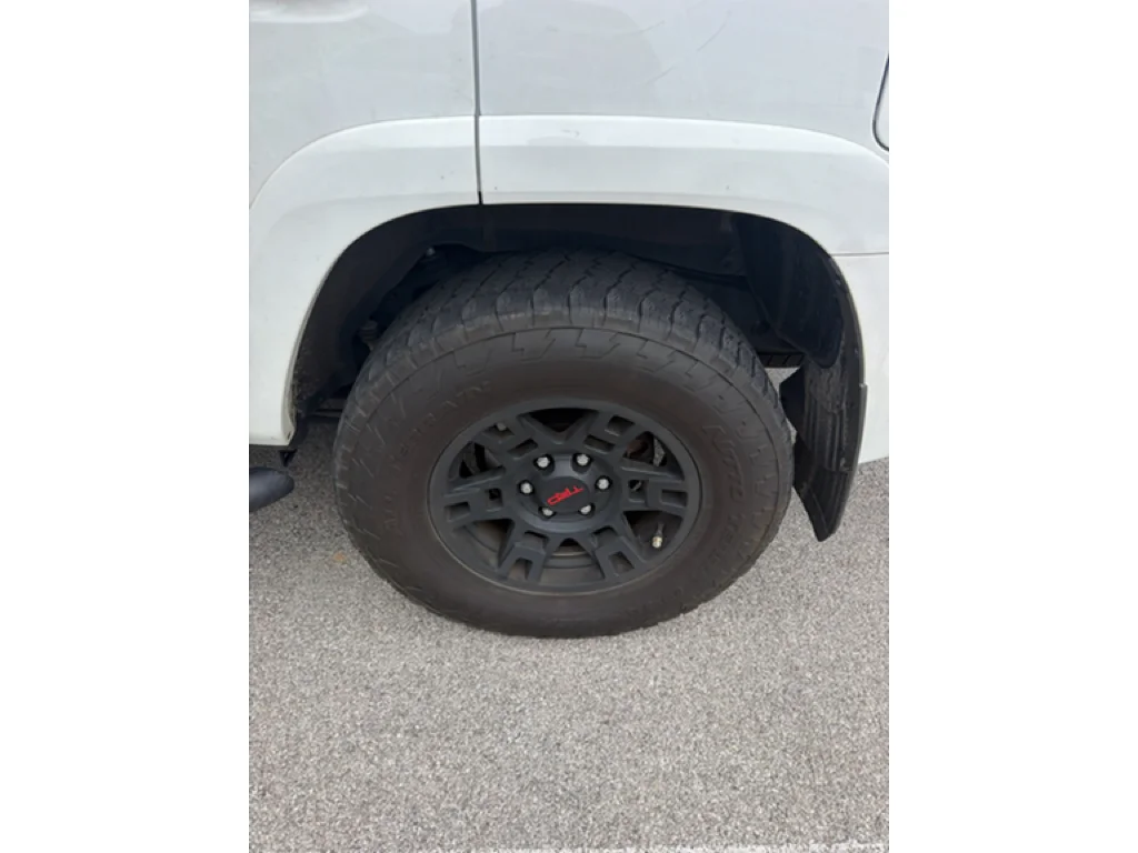 Used 2024 Ice Cap Toyota SR5 Premium image 5