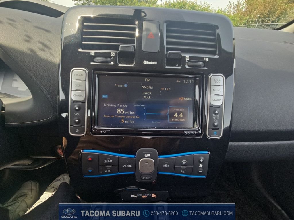 Used 2016 Blue Nissan SV image 21
