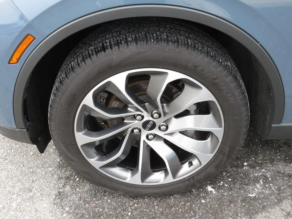 Used 2025 Blue Metallic Lincoln Reserve image 11