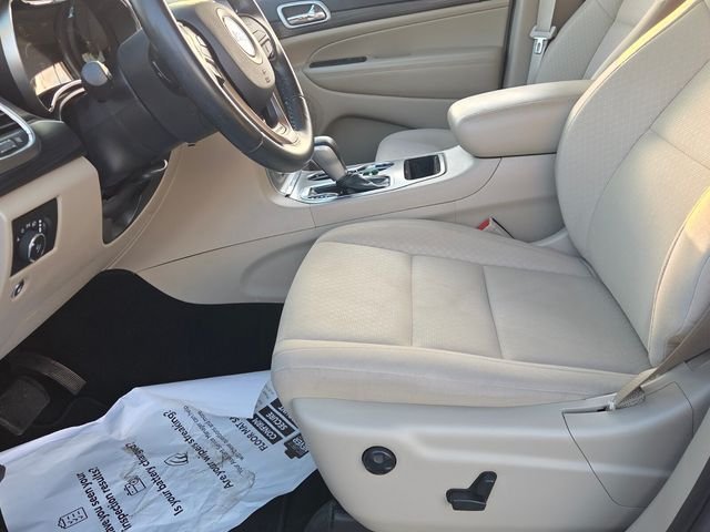 Used 2020 White Jeep Laredo E image 5