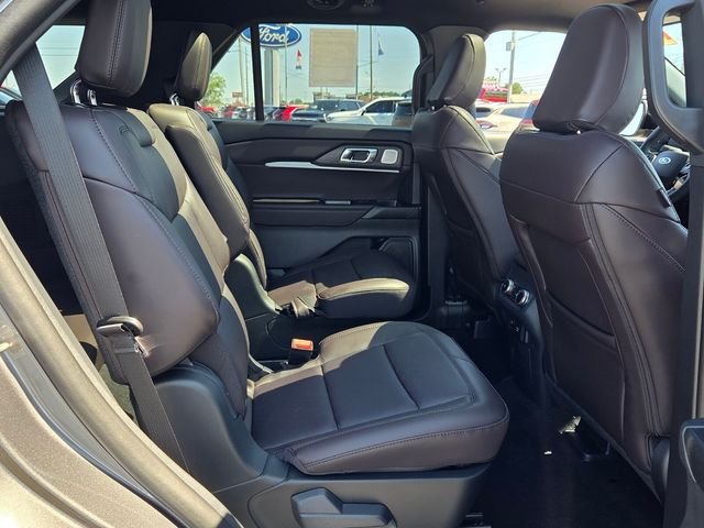 New 2026 Carbonized Gray Metallic Ford Platinum image 16