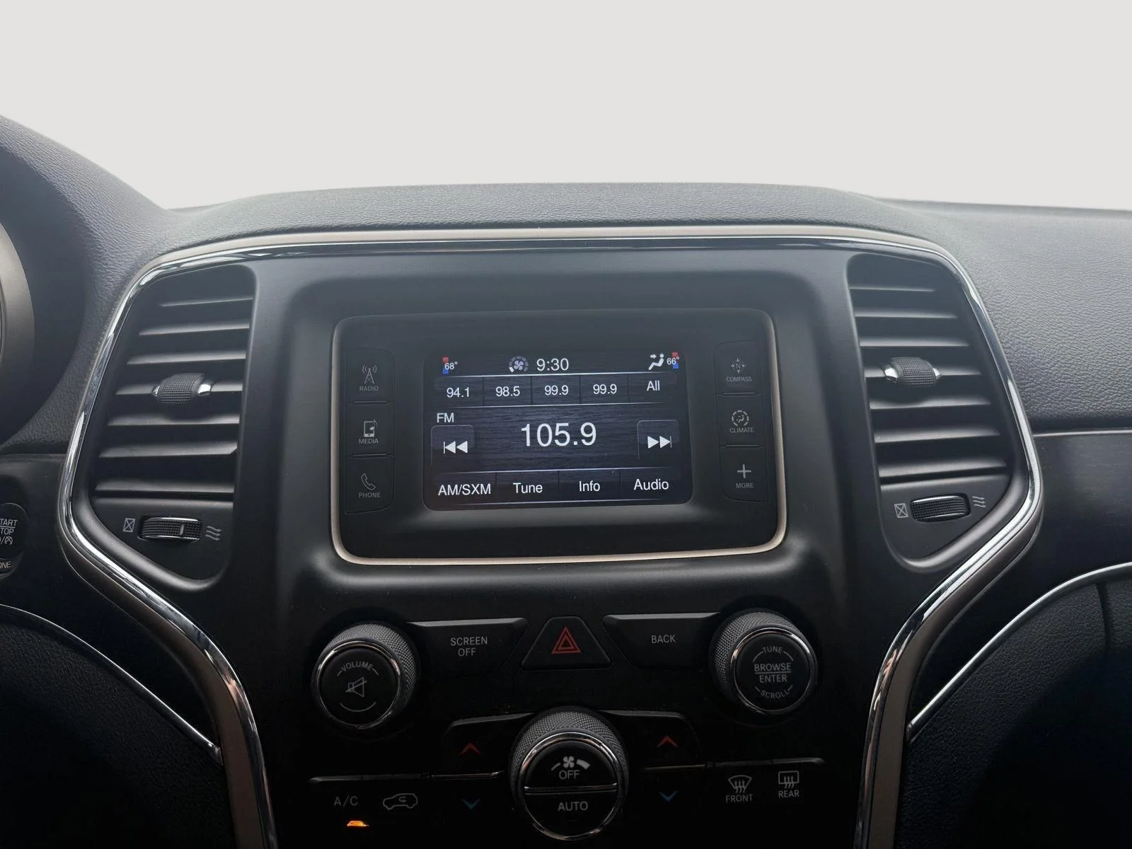 Used 2014 Bright White Clearcoat Jeep Limited image 14