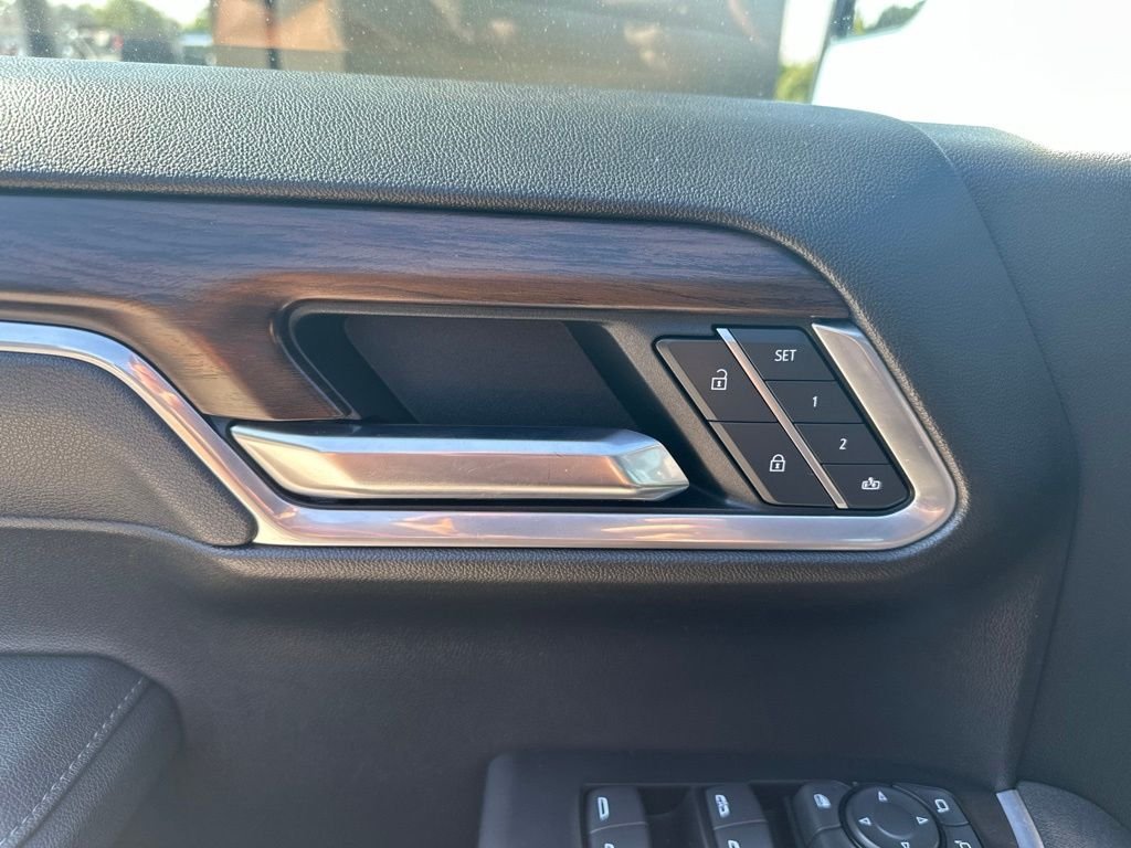 2025 GMC Sierra 1500 SLT - Photo 14