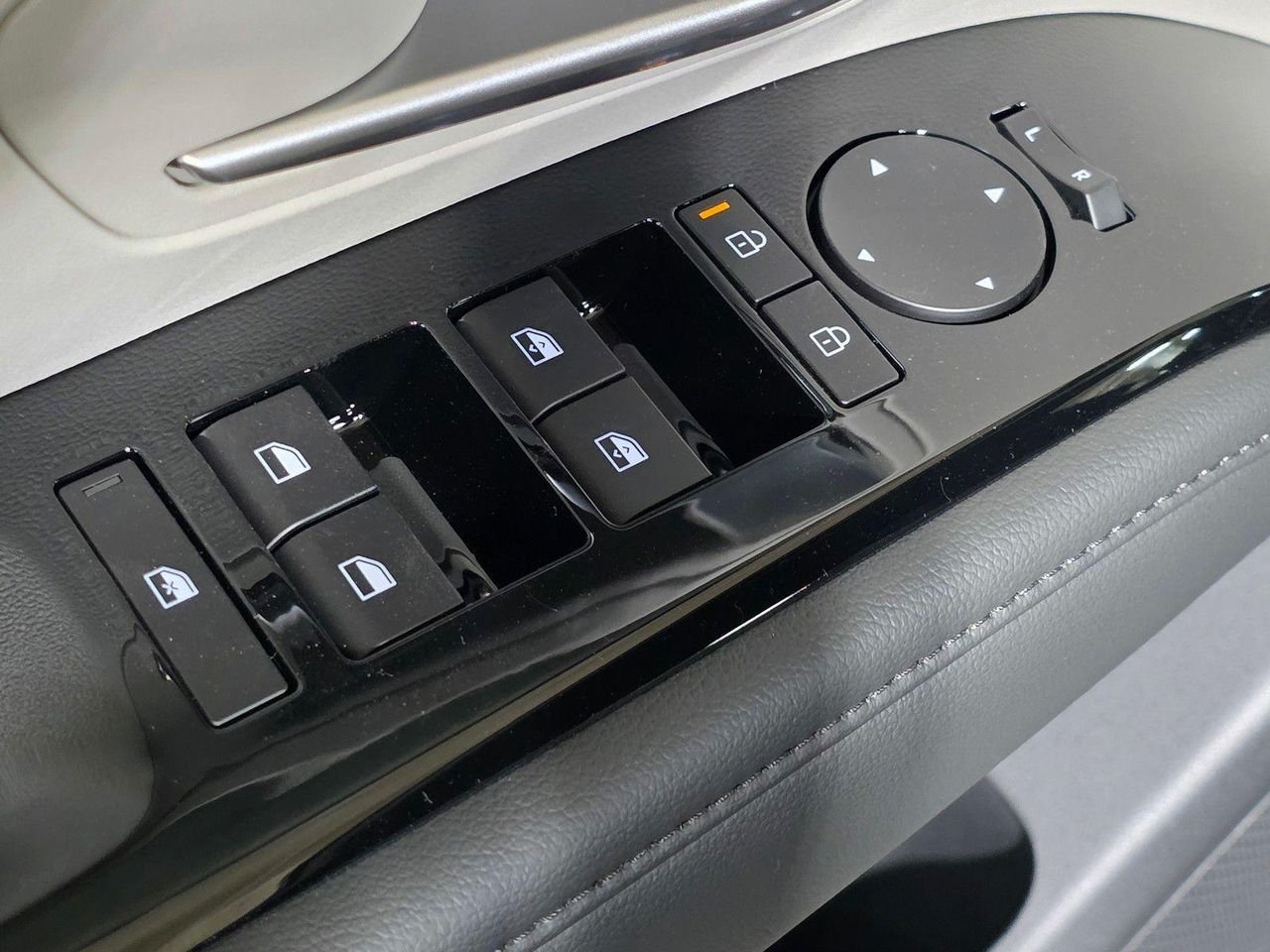 New 2026 Amazon Gray Hyundai Limited image 21
