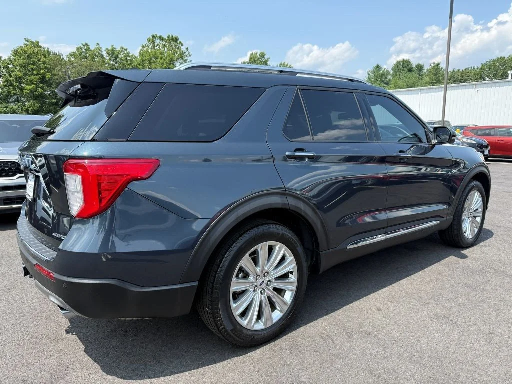 Used 2023 Stone Blue Metallic Ford Limited 4WD image 4