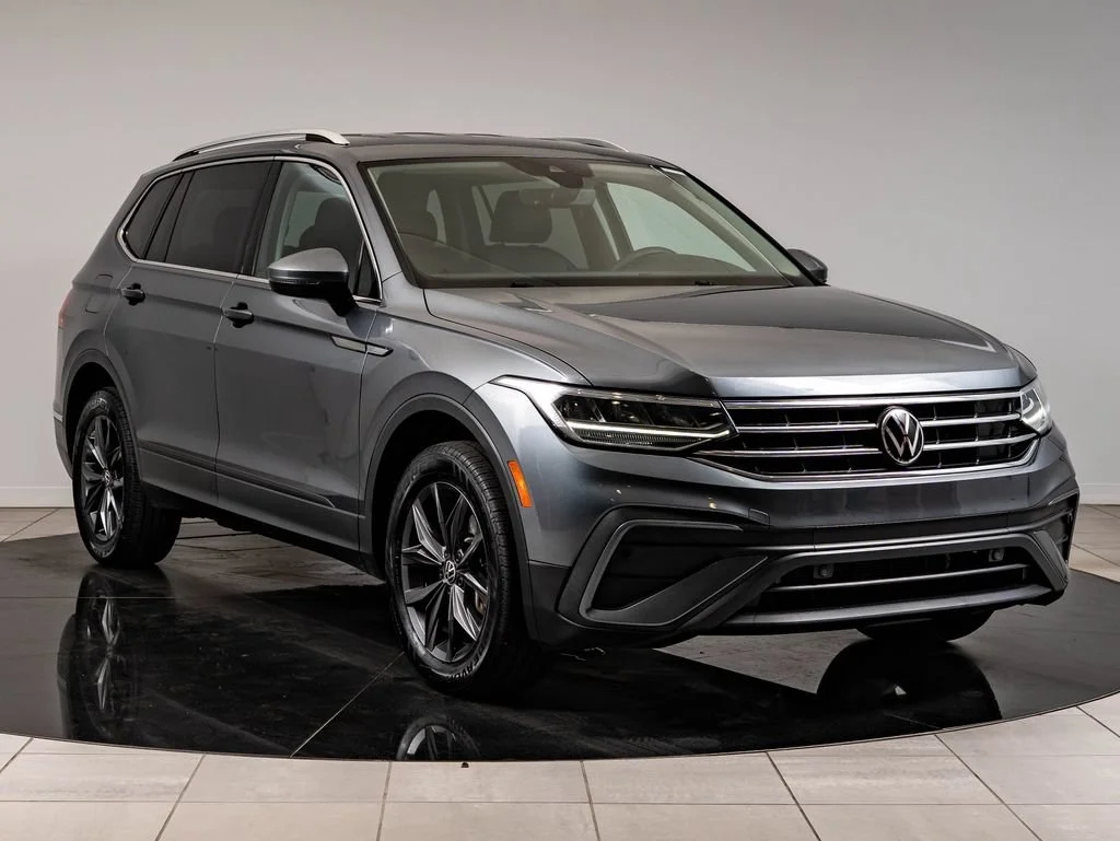 Used 2023 Platinum Gray Metallic Volkswagen 2.0T SE image 12