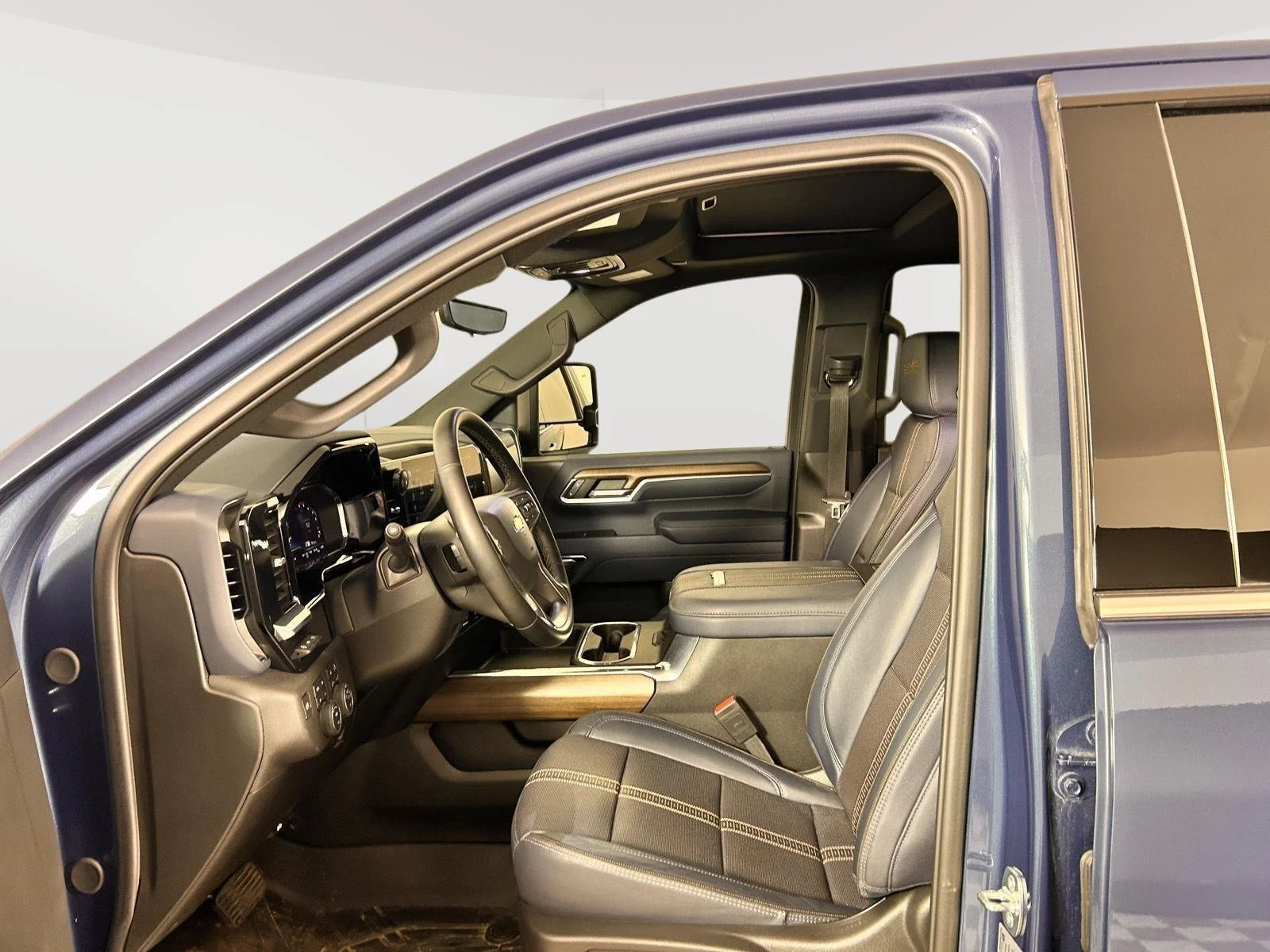 Used 2024 Lakeshore Blue Metallic Chevrolet High Country image 3