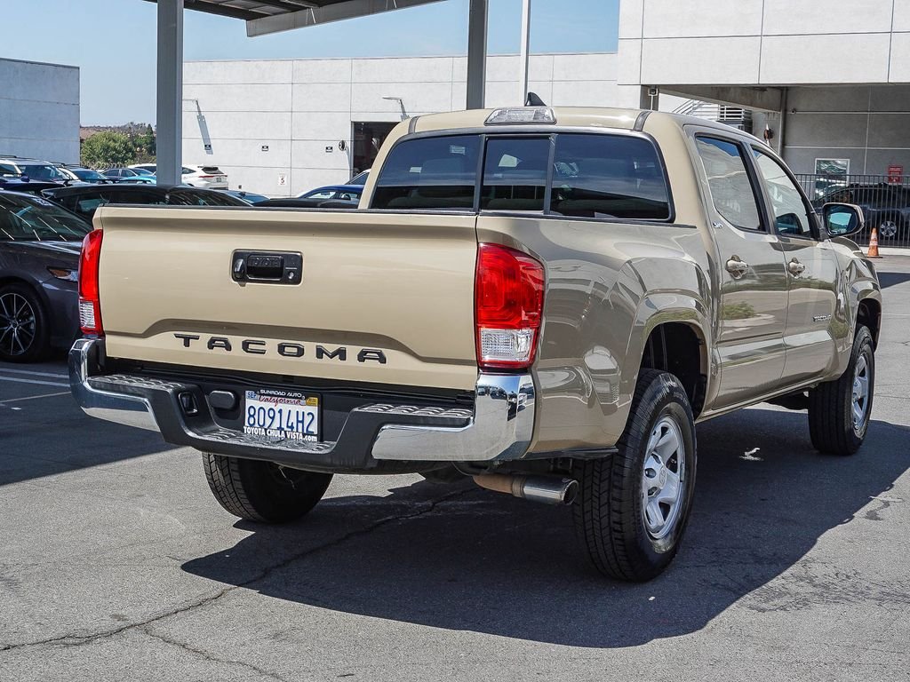 Used 2017  Toyota SR5 image 6