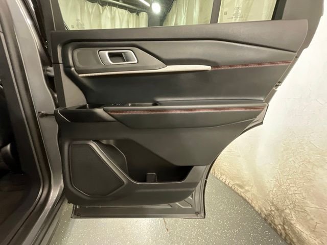 Used 2025 Gray Ford ST-Line image 23