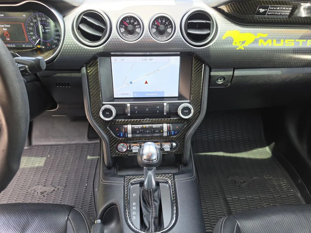 Used 2020  Ford GT Premium image 13