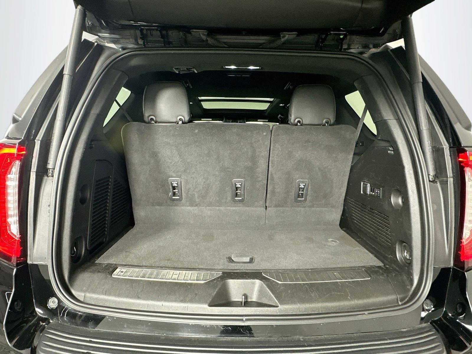 Used 2023 Onyx Black GMC Denali image 29