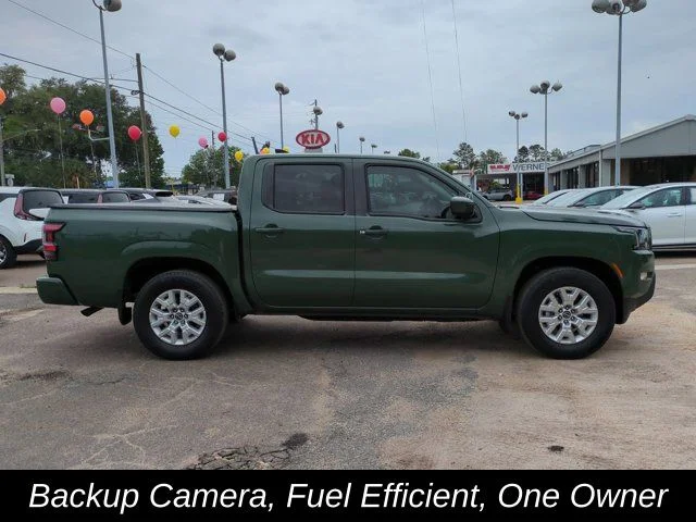 Used 2022 Green Nissan SV image 4