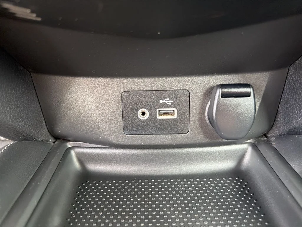 Used 2018 Gray Nissan SL image 36