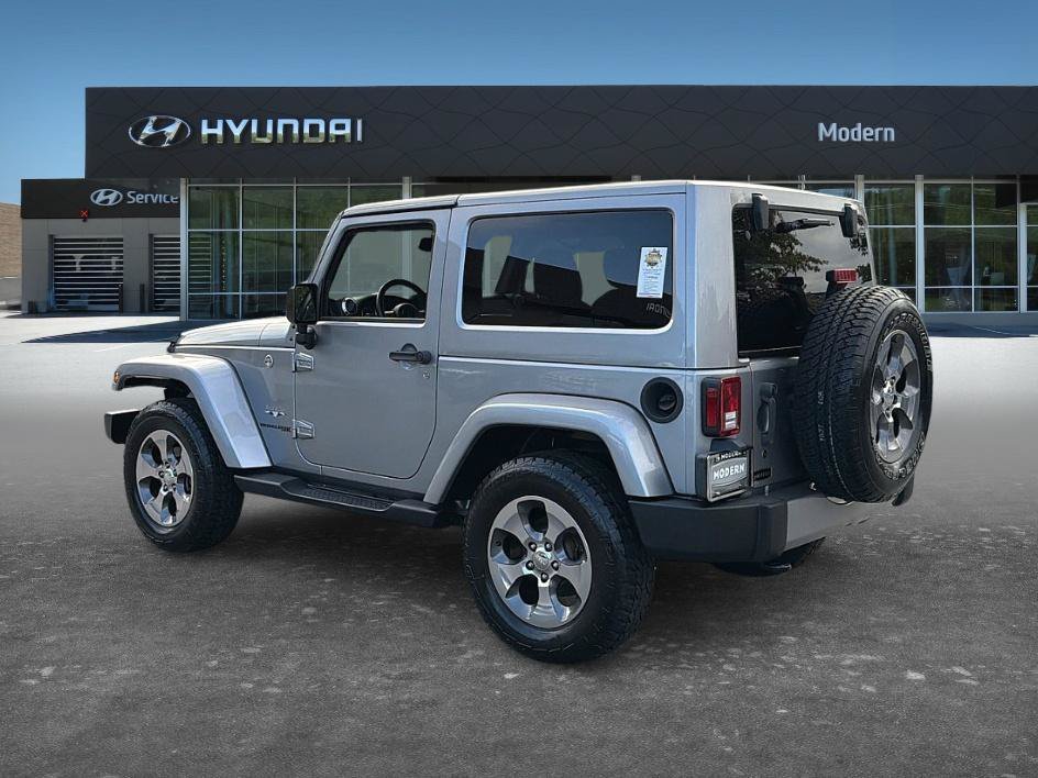 Used 2018 Billet Silver Metallic Clearcoat Jeep Sahara image 6