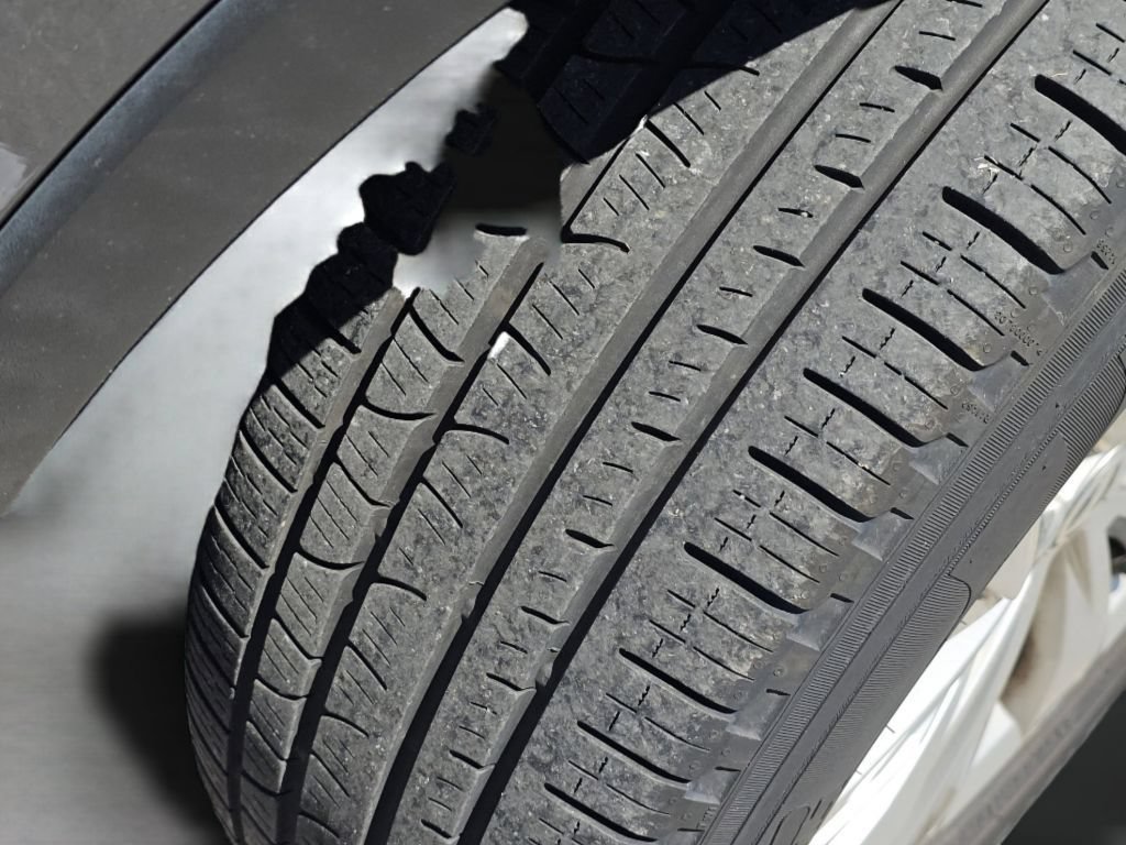 Used 2019 Platinum Gray Metallic Volkswagen S image 19