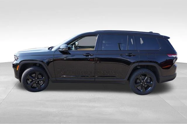 Certified Used 2025 Black Jeep Limited image 9