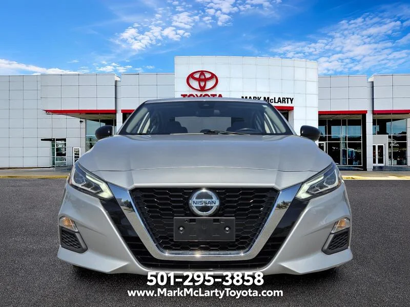 Used 2022 Brilliant Silver Metallic NISSAN 2.5 SR SEDAN image 8