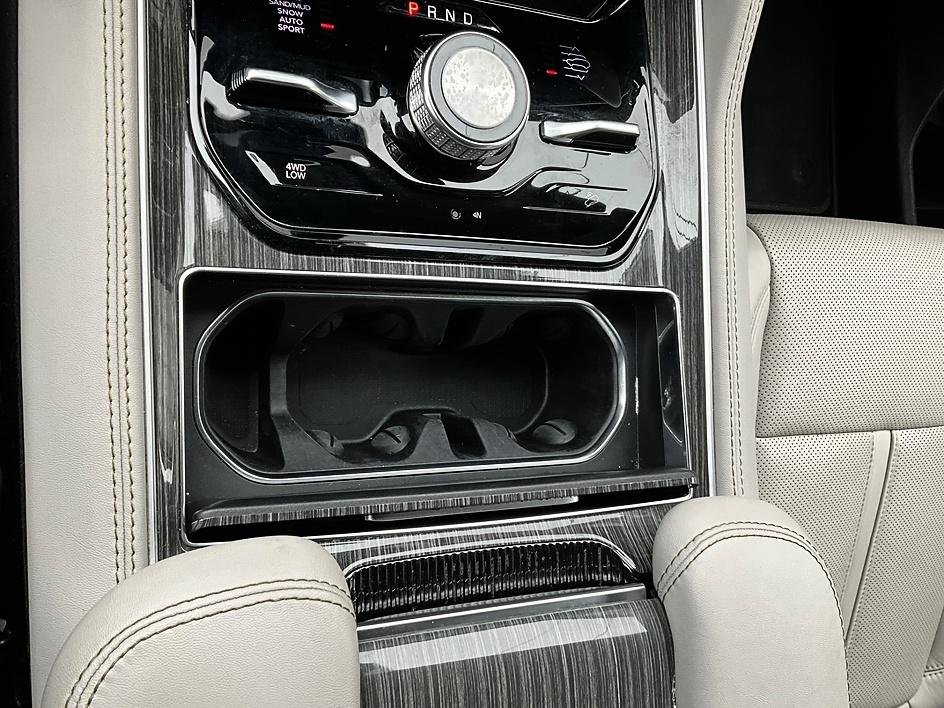 2022 Jeep Wagoneer Series III - Photo 23