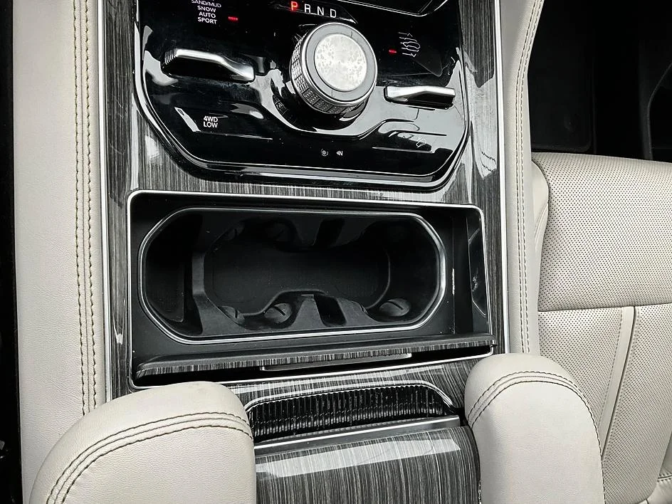 2022 Jeep Wagoneer Series III - Photo 23