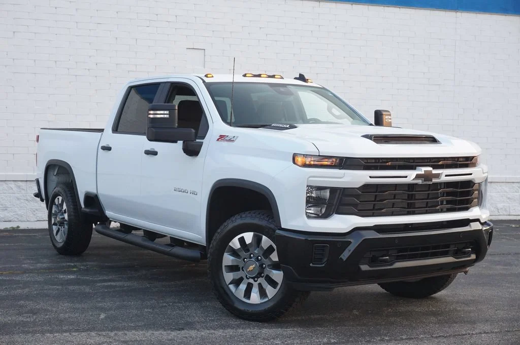 2026 Chevrolet Silverado 2500 HD Custom - Photo 3
