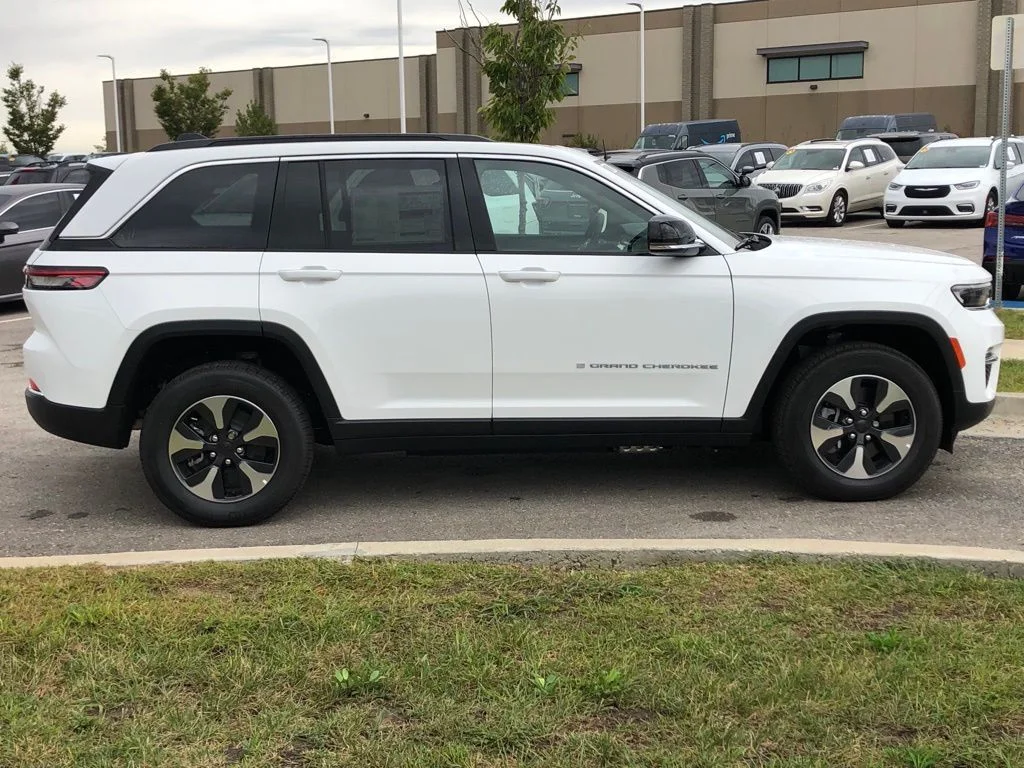 New 2024 White Jeep 4xe image 4