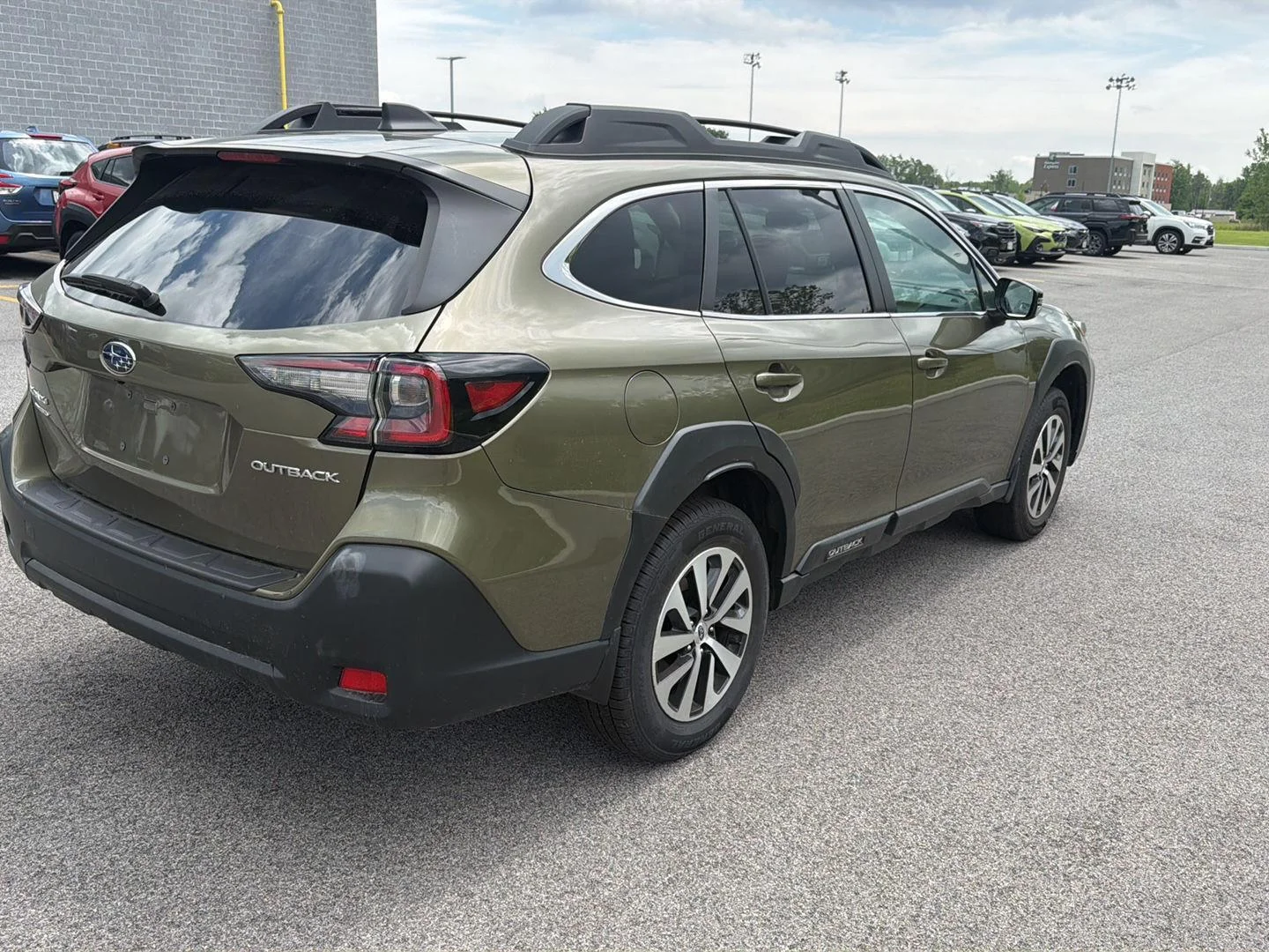 Used 2024 Autumn Green Metallic Subaru Premium image 4