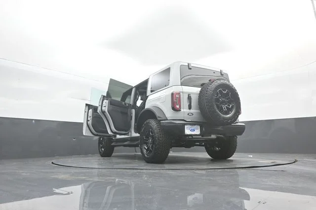 New 2026 Avalanche Gray Ford Badlands® image 45