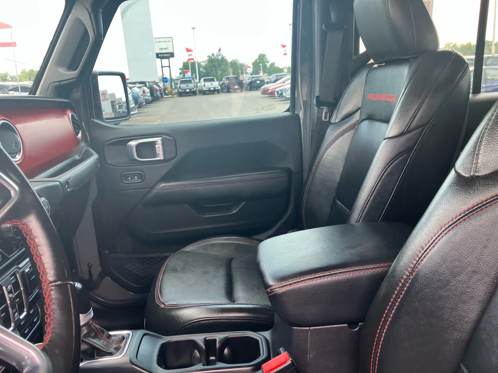 Used 2022 Sting-Gray Clearcoat Jeep Rubicon image 10