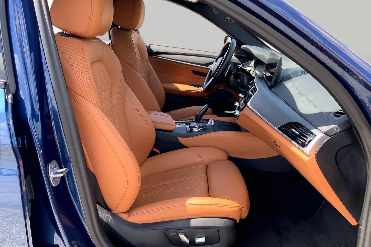 Used 2023 Phytonic Blue Metallic BMW 540i image 9