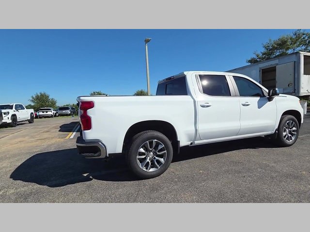 New 2026 Summit White Chevrolet LT image 18