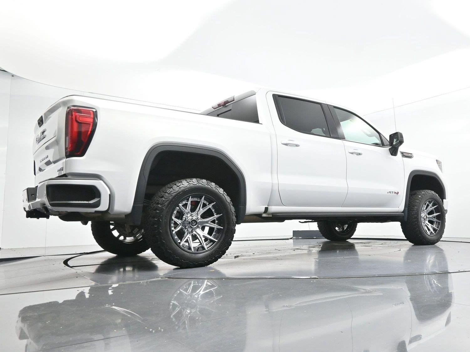 Used 2023 SUMMIT WHITE GMC AT4 image 54