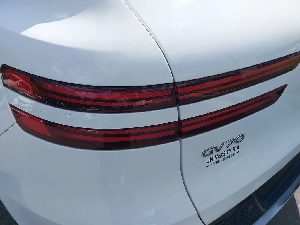 Used 2022 White Genesis 2.5T image 33