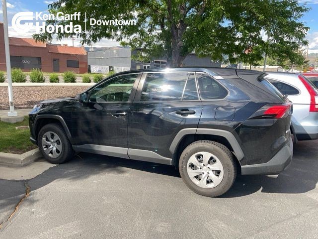 2023 Toyota RAV4 LE AWD's photo