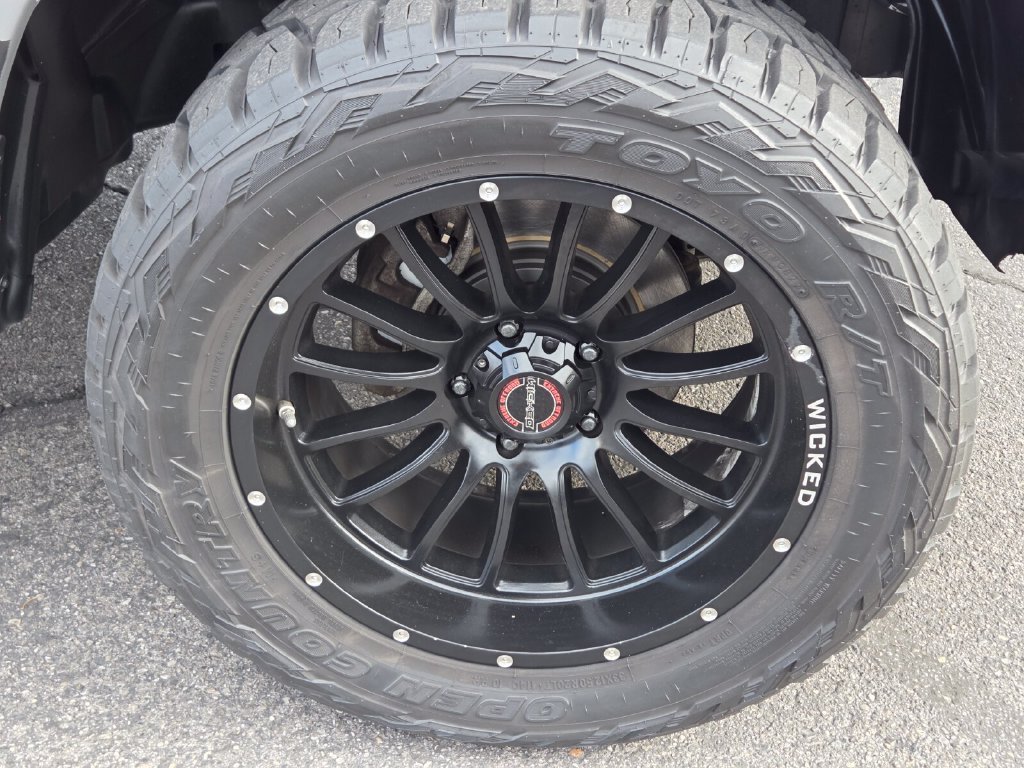 Used 2019 Silver Ram Big Horn image 9