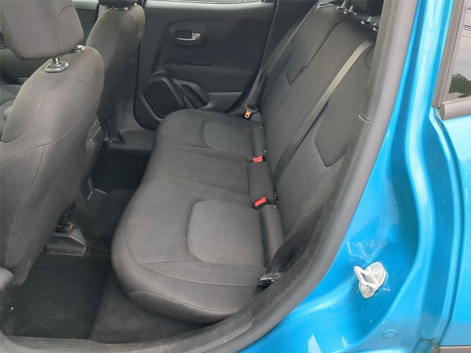 Used 2021 Bikini Metallic Clearcoat Jeep Sport image 31