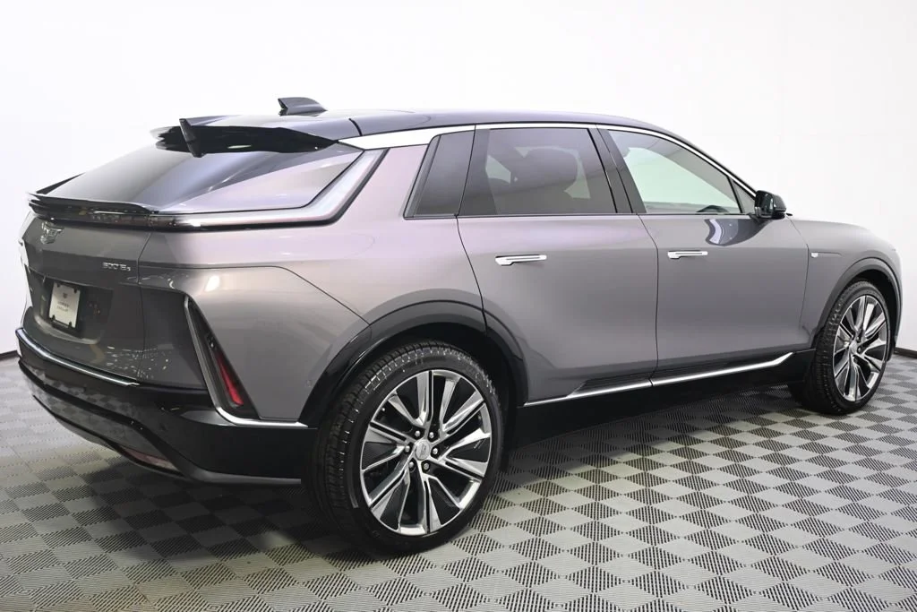2025 Cadillac LYRIQ Luxury 3 - Photo 7