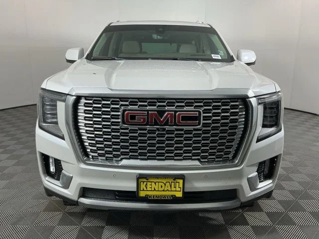 Used 2021 White Frost Tricoat GMC Denali image 2