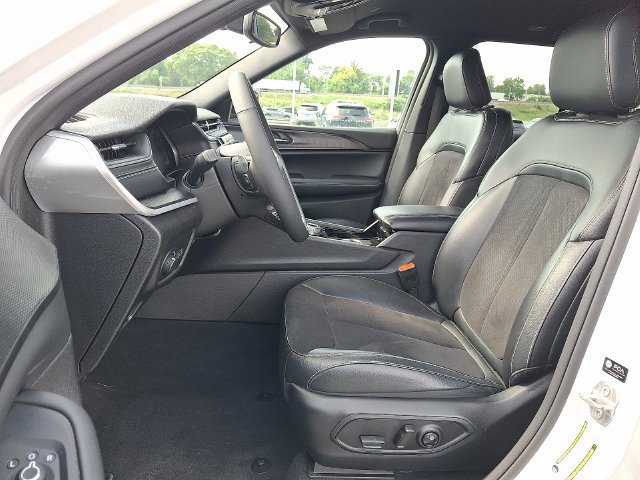 Used 2023 Bright White Clearcoat Jeep Altitude X image 14