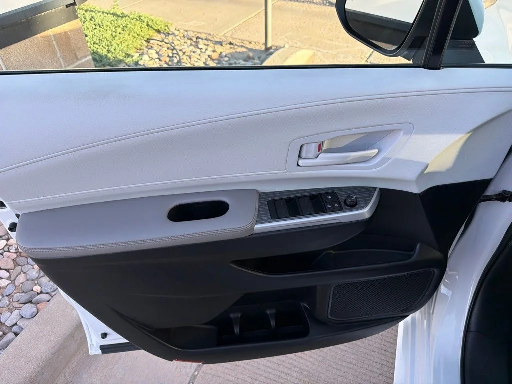 Used 2025 White Toyota LE image 7