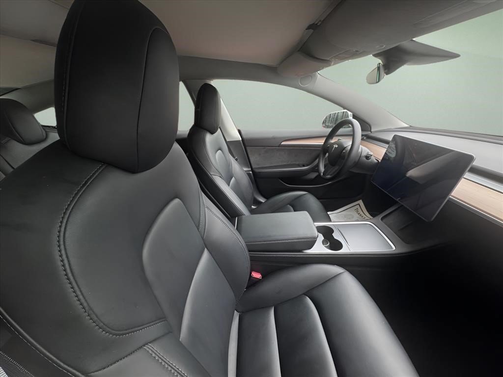 Used 2023  Tesla Base image 23
