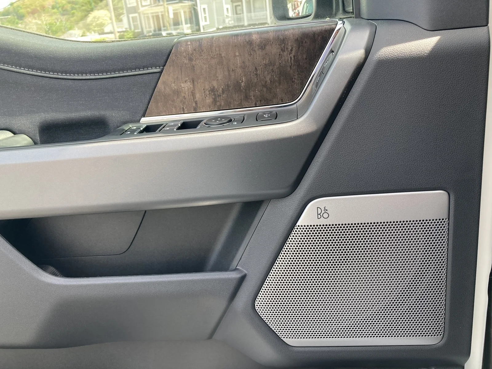 New 2026 Star White Metallic Tri-Coat Ford F-350® Lariat® image 28