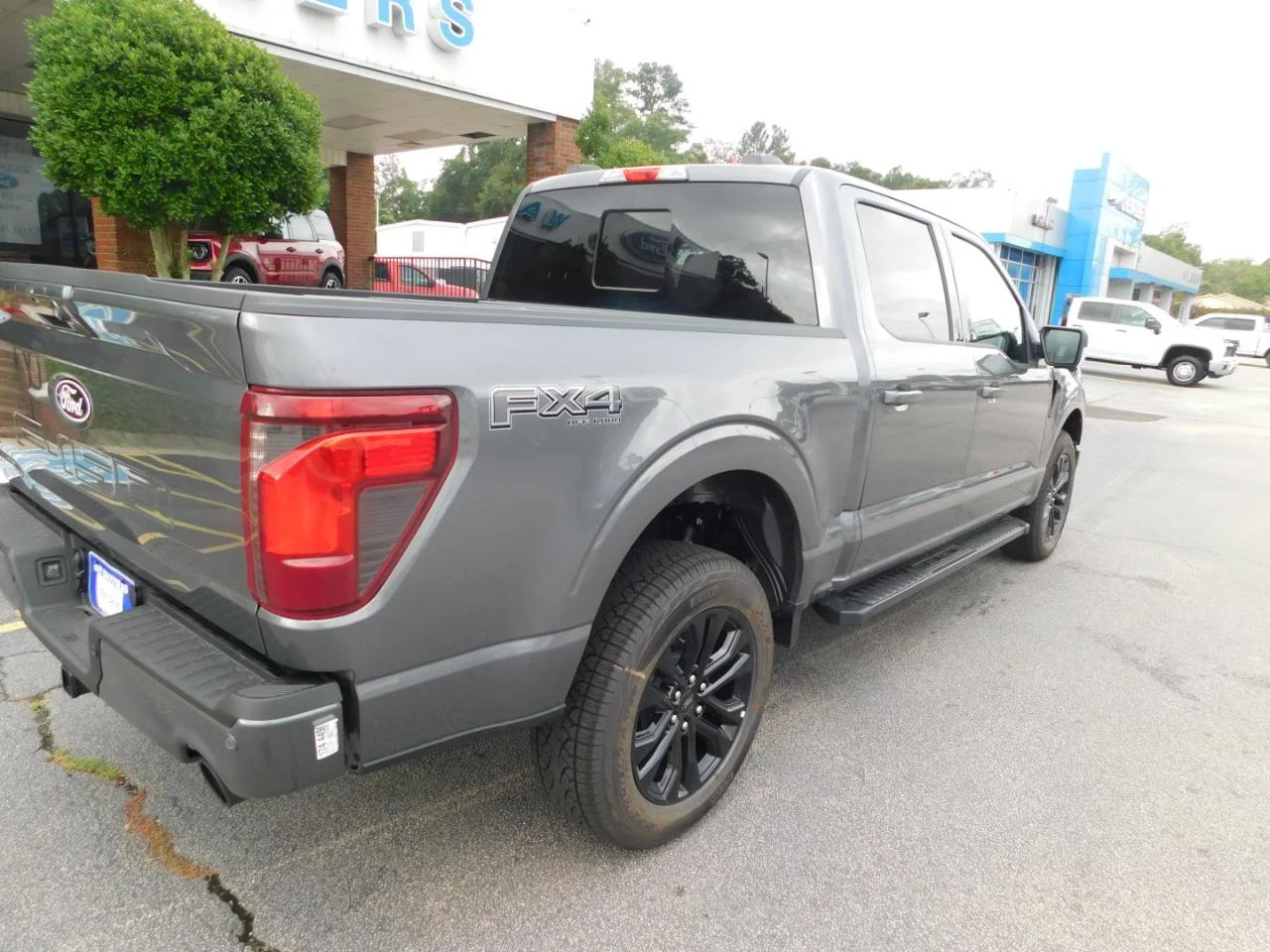 New 2026 Carbonized Gray Metallic Ford XLT image 10
