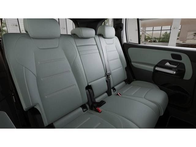 New 2026 Polar White Mercedes-Benz GLB 250 image 5
